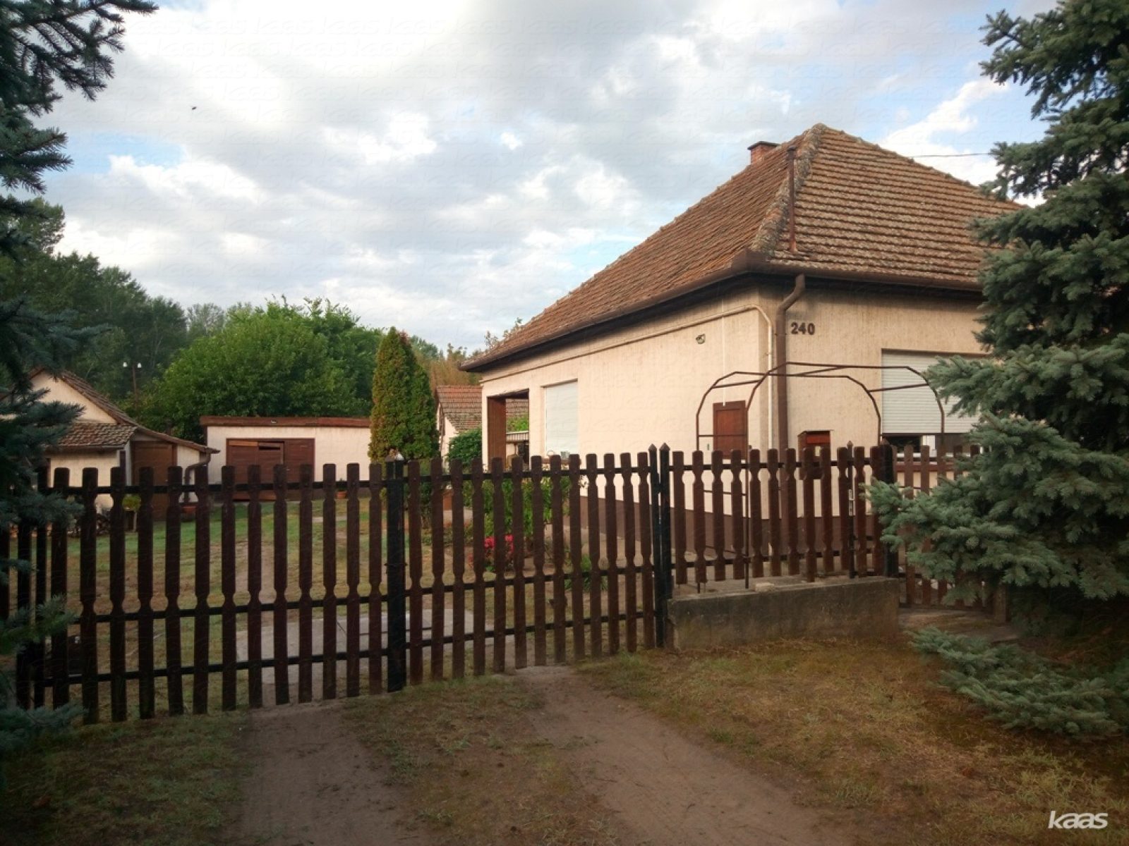 Családiház, tanya