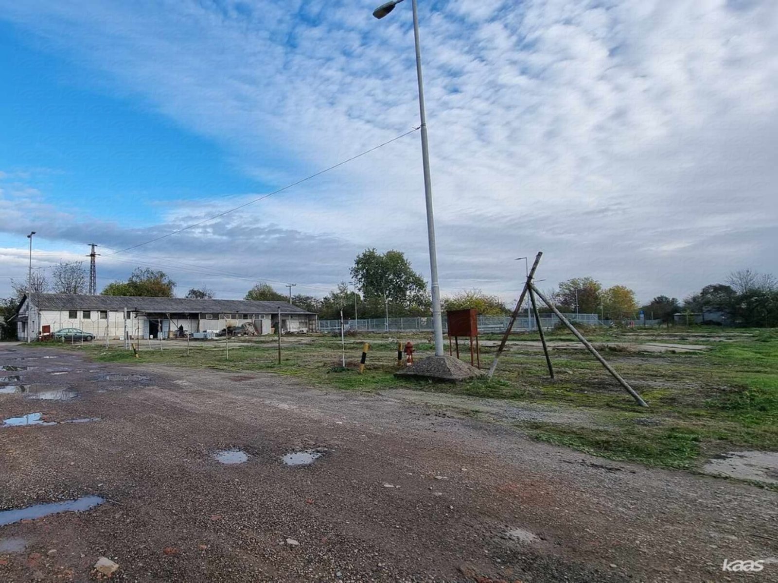 Összközműves ipari telek - 4