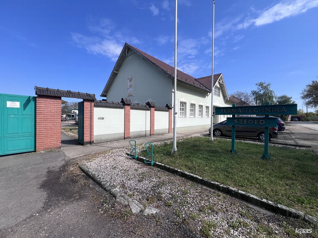 Ipartelep Földeák központjában