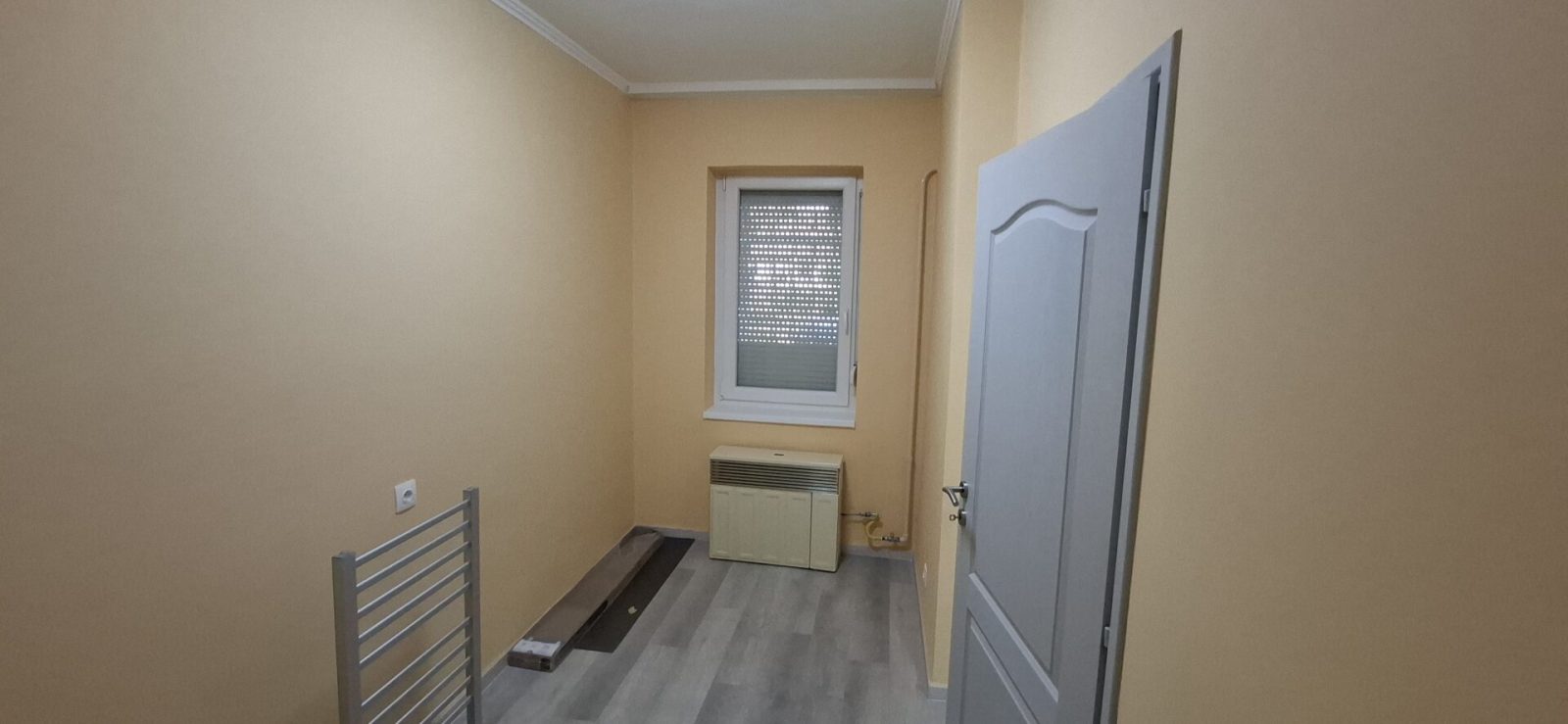Szeged, Kálvária sugárút: akadálymentesített, felújított téglalakás 48M Ft - 2