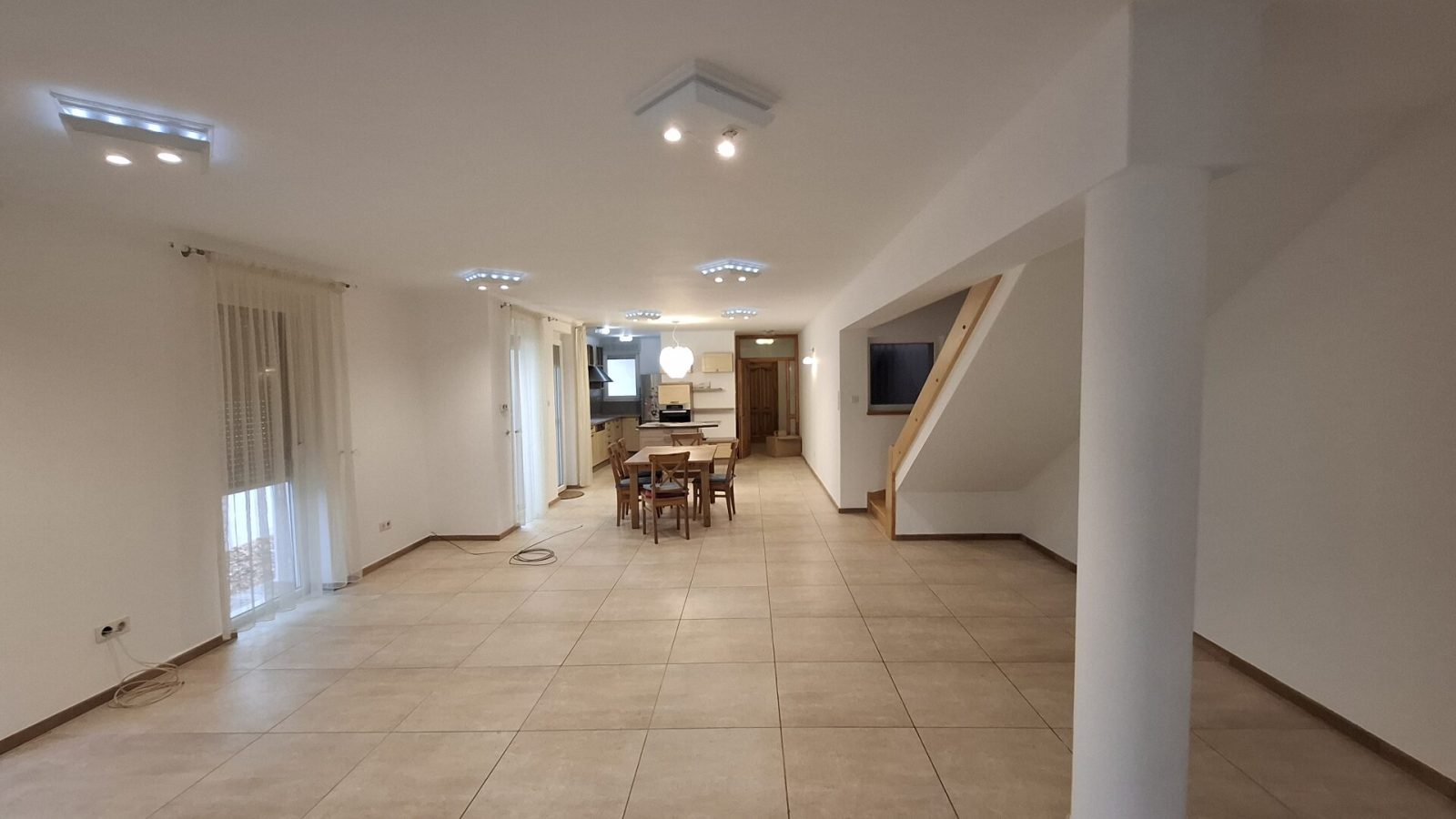 Amerikai konyhás nappali